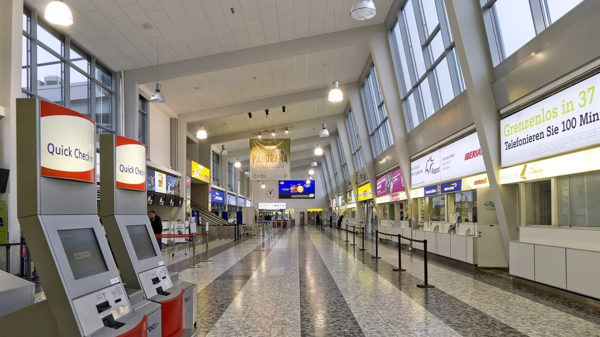 The interior of Terminal 2 at Vienna Airport The interior of Terminal 2 at Vienna Airport