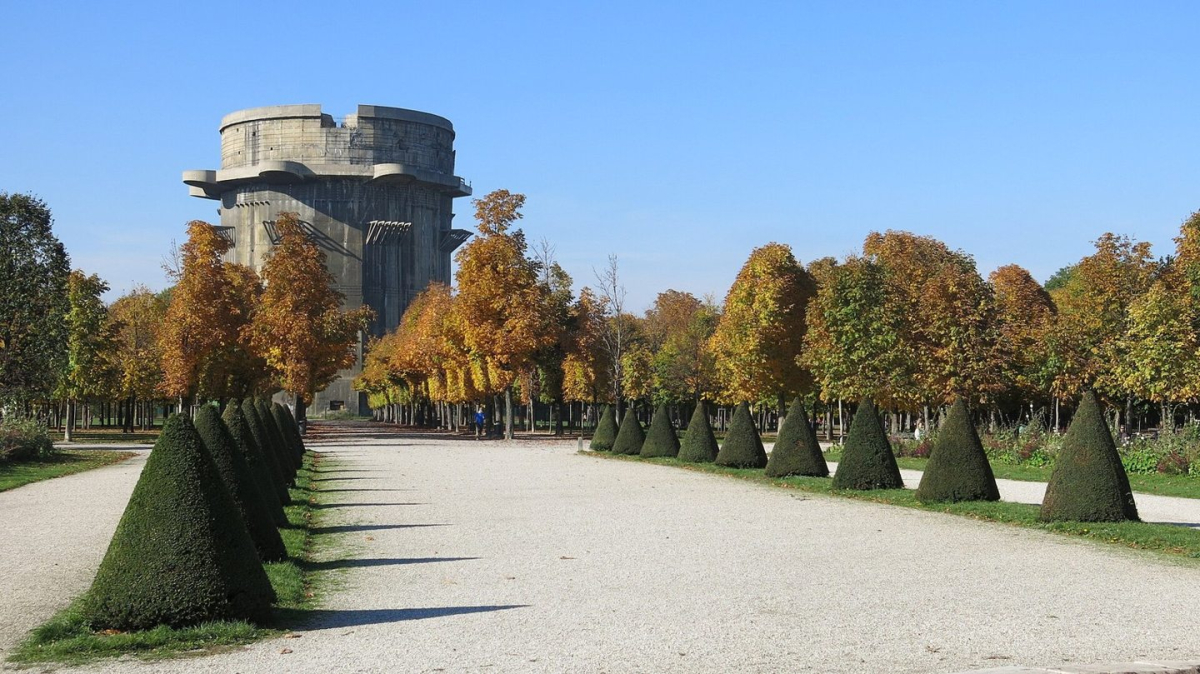 Autumn trees and a flak tower in Vienna’s Augarten Autumn trees and a flak tower in Vienna’s Augarten