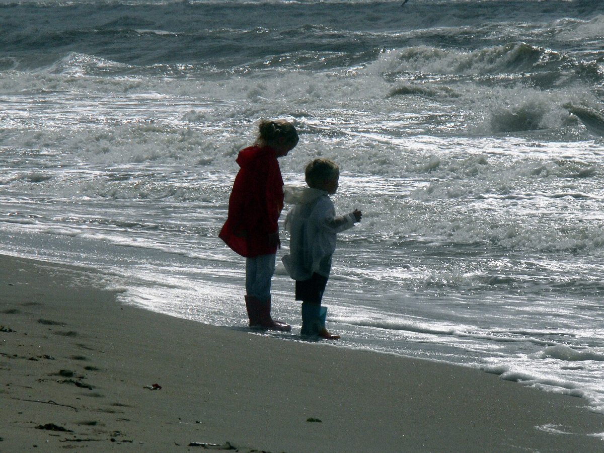 Visitors beside the sea at Zandvoort. Visitors beside the sea at Zandvoort.
