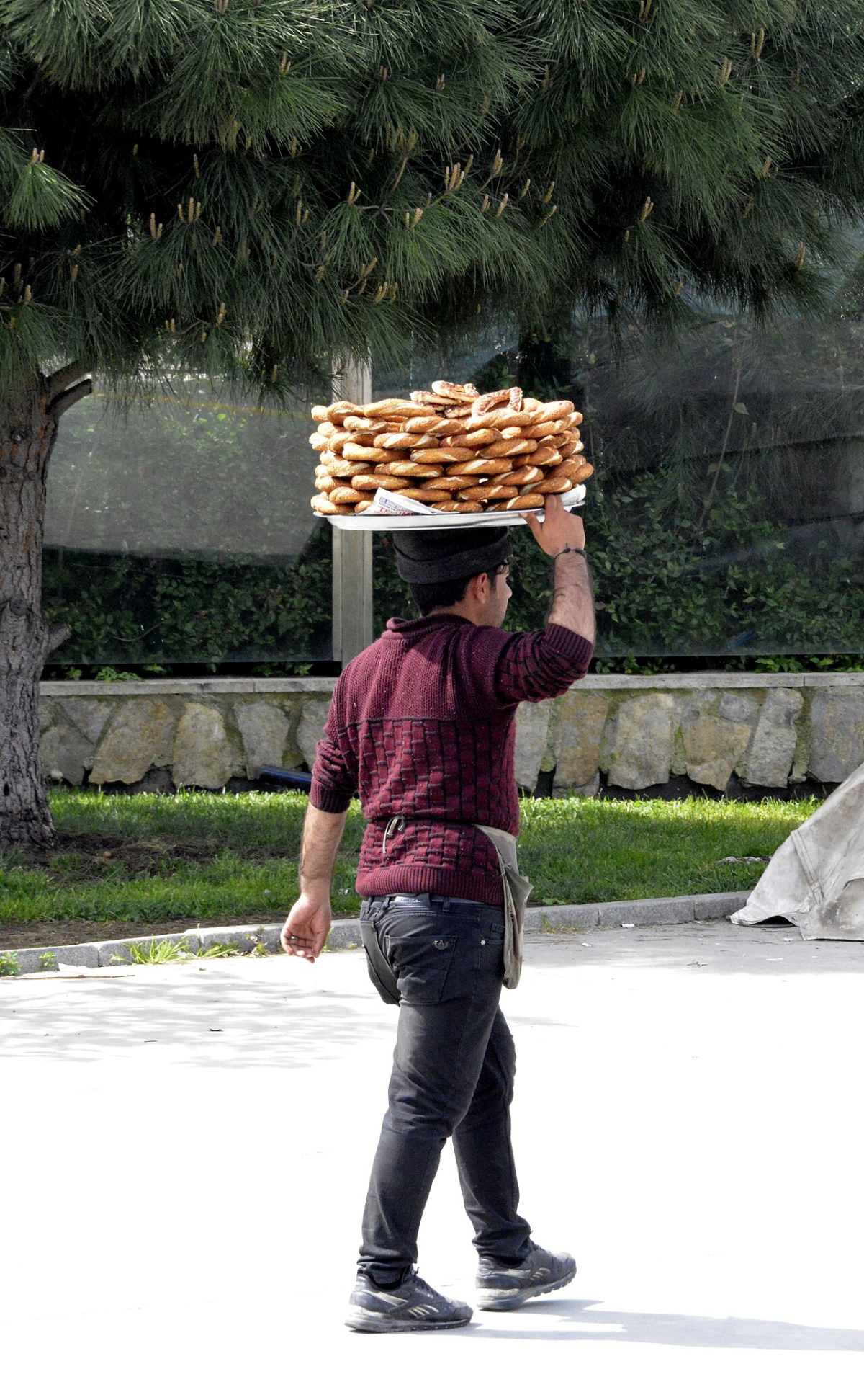 A simit vendor carrying bread in Istanbul