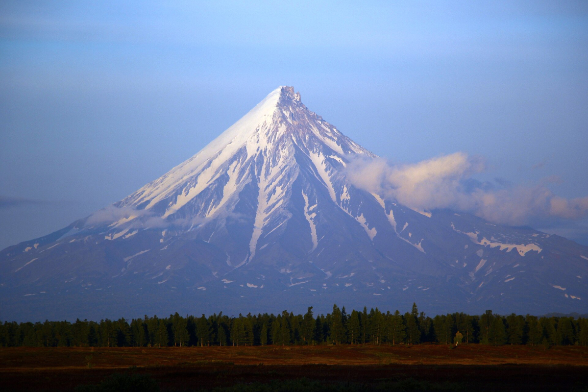 Kronotsky volcano in evening light, Kamchatka Kronotsky volcano in evening light, Kamchatka