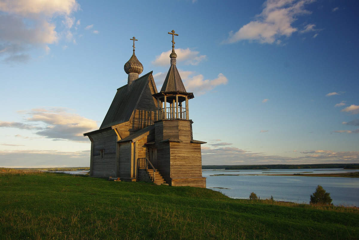 Saint Nicholas chapel at Vershinino in Kenozero National Park Saint Nicholas chapel at Vershinino in Kenozero National Park