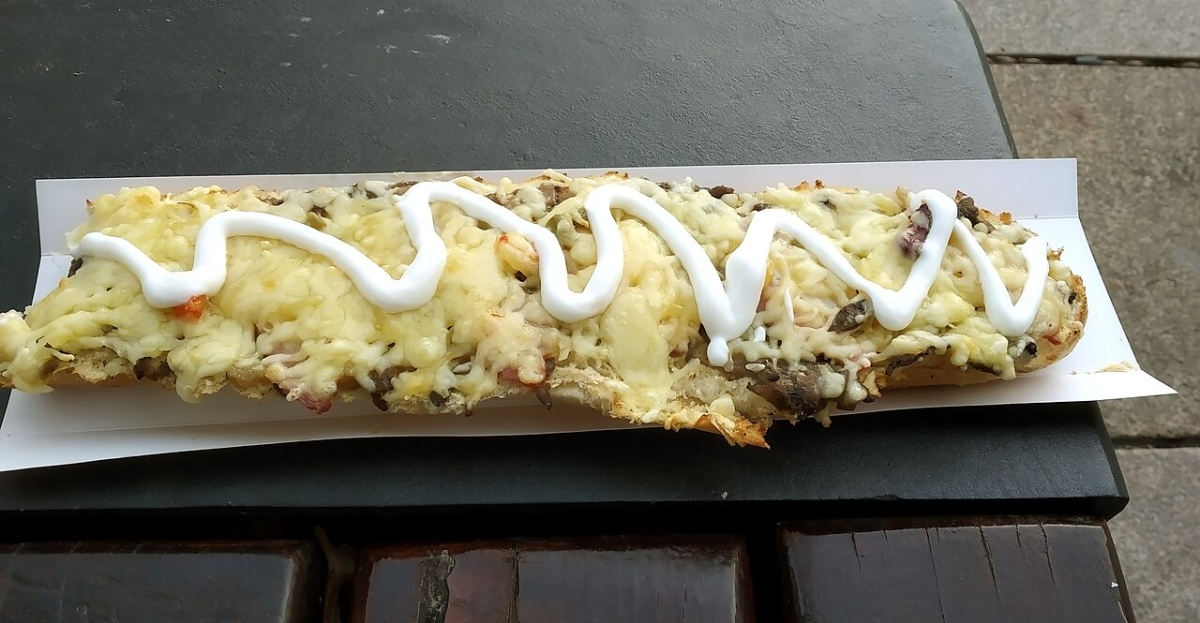 Zapiekanka as a Polish street-food choice