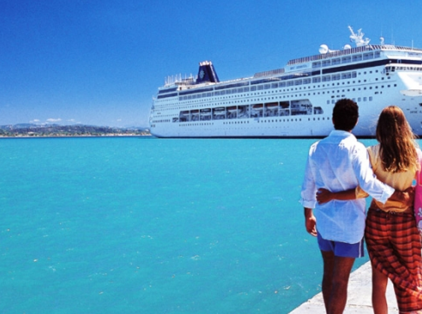 A cruise vacation combines comfort, entertainment, and multiple destinations, offering a relaxed way to explore the world by sea.